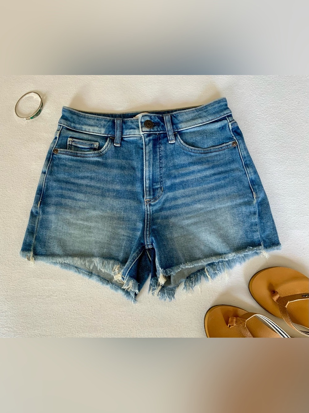 LC Lauren Conrad High Rise Distressed Cutoff Denim Shorts Size 4